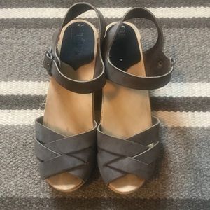 Sangrens clogs sandals